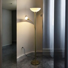 Stehleuchte mit Leseleuchte